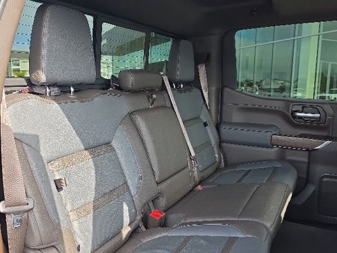 Used 2021 GMC Sierra 1500 Denali w/ Technology Package AWD/4WD image 11