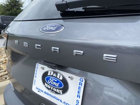 Used 2022 Ford Escape S FWD image 10