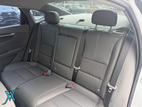 Used 2018 Chevrolet Impala LT w/ LT Convenience Package FWD image 15