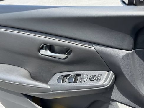 Certified 2025 Nissan Sentra SV FWD image 23