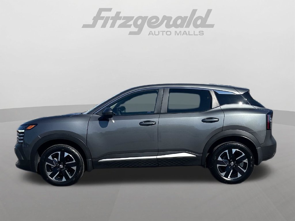 Used 2025 Nissan Kicks SV AWD/4WD image 5