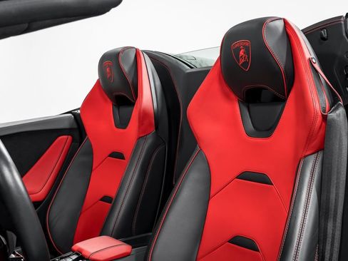 Used 2023 Lamborghini Huracan EVO RWD image 19