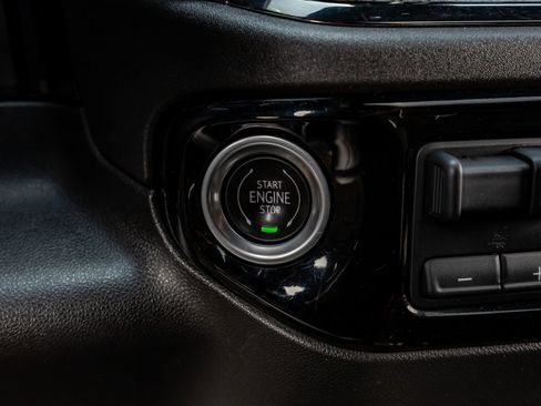 Used 2022 Chevrolet Silverado 1500 ZR2 w/ Technology Package image 23