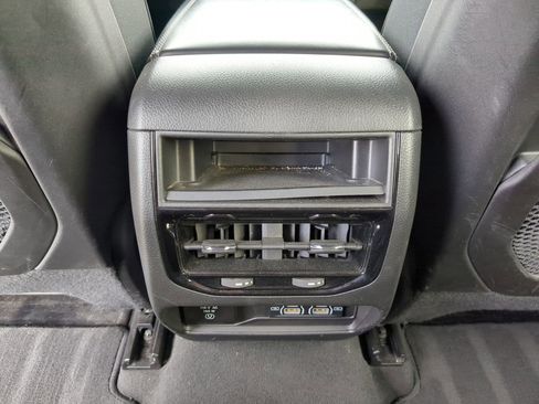 Used 2024 Jeep Grand Cherokee Altitude image 28