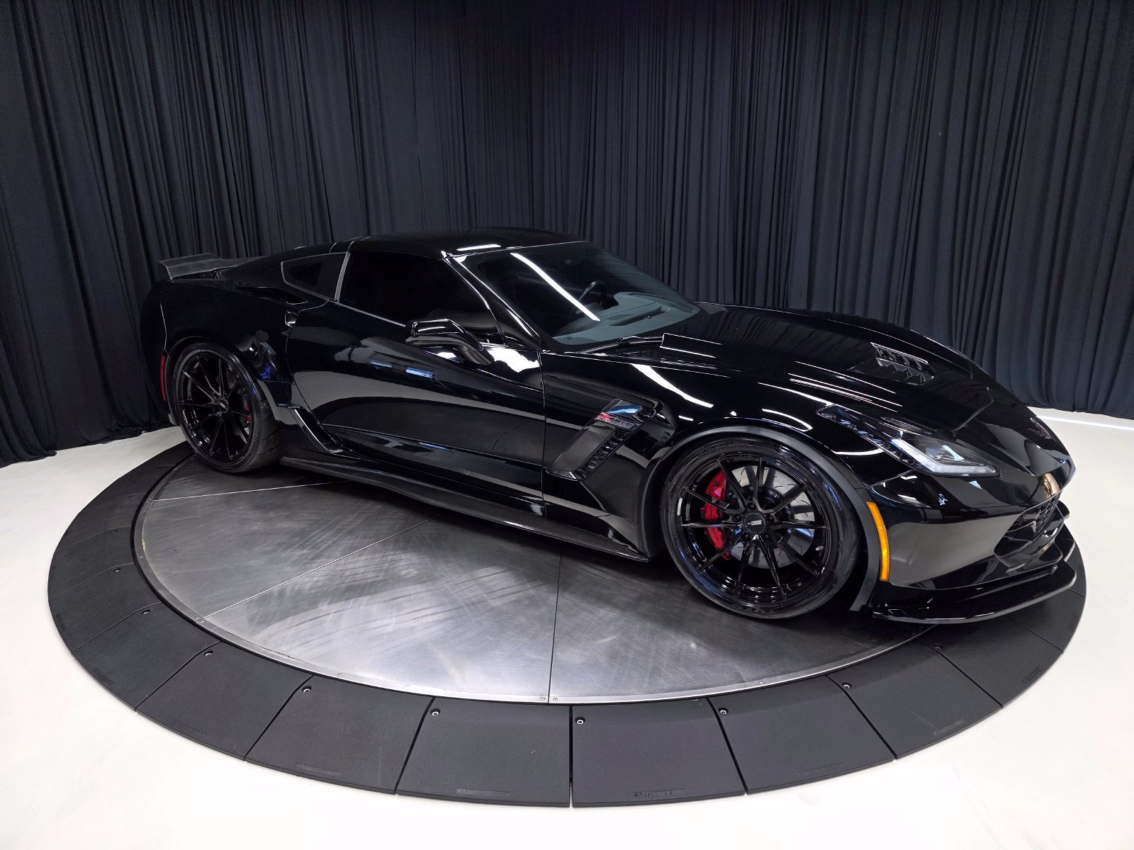 Used 2016 Chevrolet Corvette Z06 w/ 2LZ Preferred Equipment Group RWD image 16