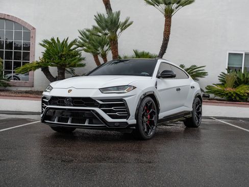 Used 2019 Lamborghini Urus image 11