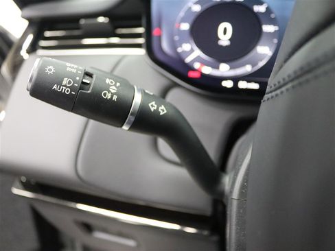 Used 2024 Land Rover Range Rover Sport SE image 33