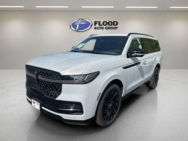New 2026 Lincoln Navigator Reserve w/ Jet Appearance Package AWD/4WD image 3