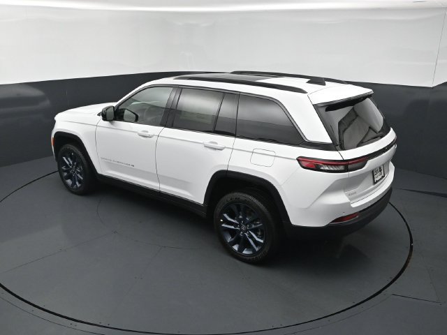 New 2026 Jeep Grand Cherokee Limited AWD/4WD image 16