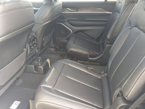 New 2026 Jeep Grand Cherokee L Limited w/ Limited Altitude Package image 9