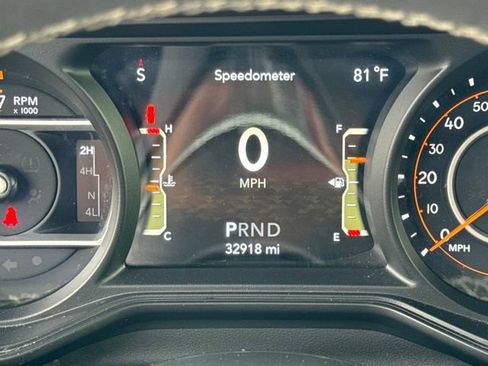 Used 2025 Jeep Wrangler Unlimited Sahara AWD/4WD image 37