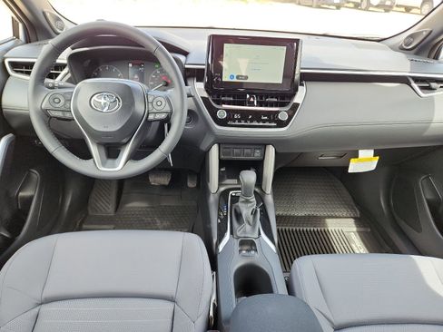 Used 2025 Toyota Corolla Cross AWD Hybrid w/ Moonroof Package image 10
