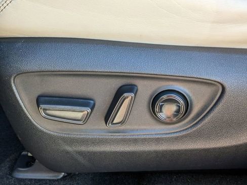 Used 2019 Toyota RAV4 XLE Premium image 17