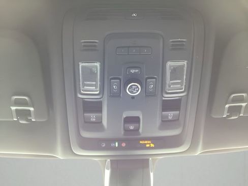 Used 2021 GMC Yukon XL Denali w/ Denali Premium Package image 43