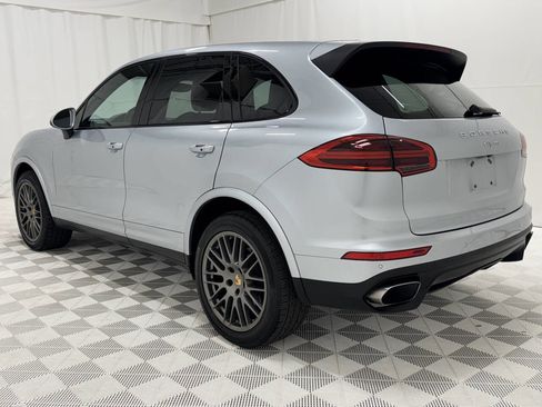 Used 2017 Porsche Cayenne Platinum Edition image 5