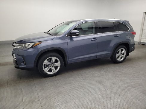 Used 2019 Toyota Highlander Limited image 2