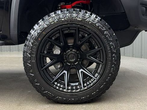 Used 2026 GMC Sierra 1500 AT4X AWD/4WD image 9