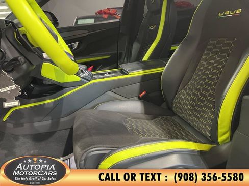 Used 2022 Lamborghini Urus AWD/4WD image 11