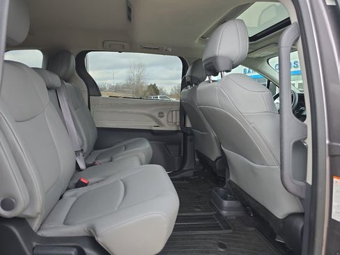 Used 2023 Toyota Sienna XLE image 16