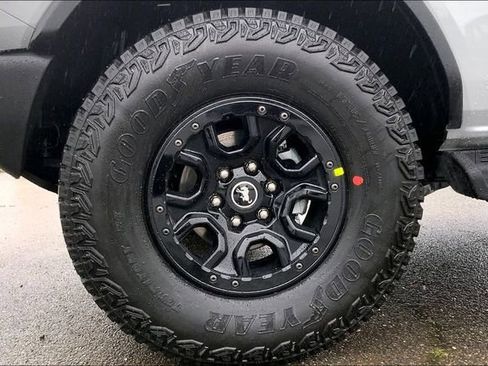 New 2026 Ford Bronco Outer Banks w/ Sasquatch Package image 12