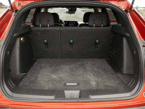 Used 2024 Chevrolet Trax RS image 35