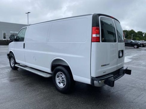 Used 2025 Chevrolet Express 2500 w/ Driver Convenience Package RWD image 6
