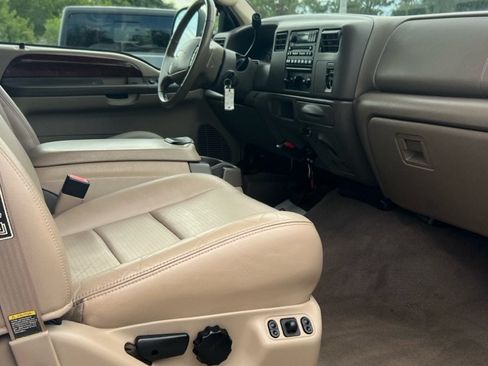 Used 2003 Ford F350 2WD Crew Cab Super Duty image 15