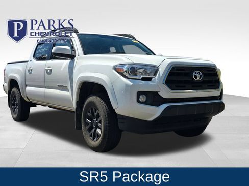 Used 2017 Toyota Tacoma SR5 w/ Tow Package AWD/4WD image 1