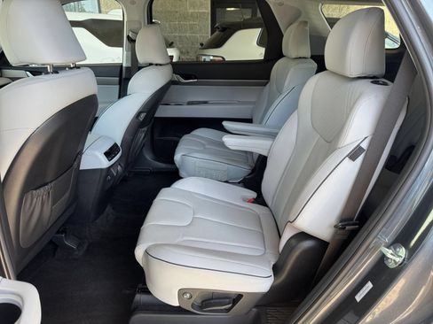 Used 2025 Hyundai Palisade SEL FWD image 29