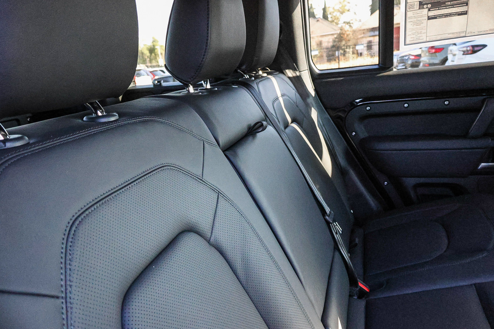 New 2026 Land Rover Defender 110 X-Dynamic SE AWD/4WD image 19