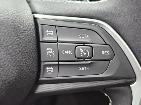 New 2025 Jeep Grand Cherokee L Laredo image 15