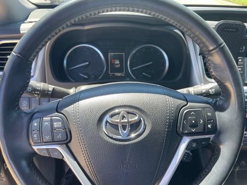 Used 2018 Toyota Highlander SE AWD/4WD image 15