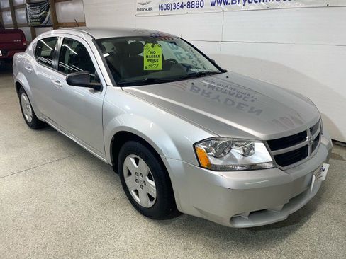 Used 2008 Dodge Avenger SE image 3