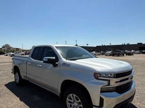 Used 2019 Chevrolet Silverado 1500 LT w/ All-Star Edition AWD/4WD image 2
