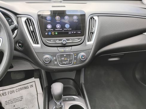 Used 2022 Chevrolet Malibu LS FWD image 19