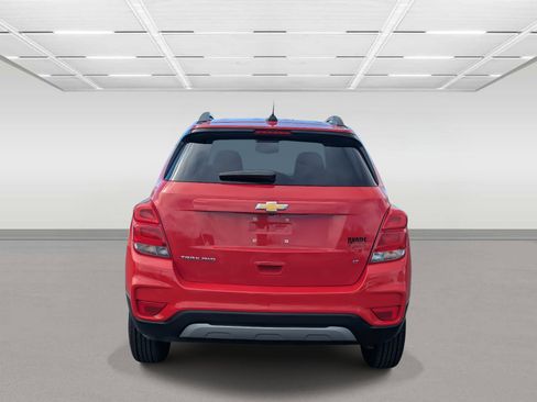 Used 2018 Chevrolet Trax LT w/ Sun & Sound Package image 4