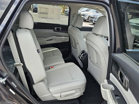 New 2025 Kia Sorento S w/ Panoramic Sunroof Package image 11