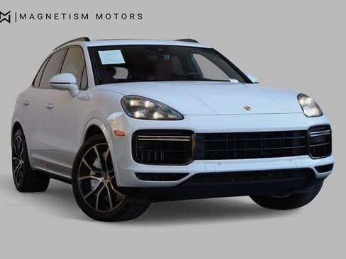 Used 2021 Porsche Cayenne Turbo w/ Premium Package Plus AWD/4WD image 7