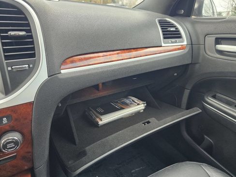 Used 2012 Chrysler 300 Limited image 30