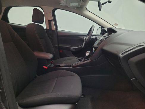 Used 2016 Ford Focus SE w/ SE Sport Package FWD image 21