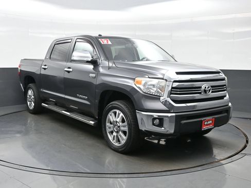Used 2017 Toyota Tundra SR5 w/ SR5 Upgrade Package AWD/4WD image 8
