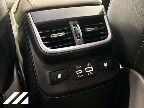 Certified 2025 Subaru Outback Limited image 28