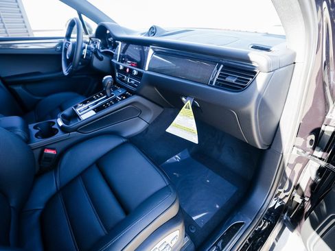 Certified 2026 Porsche Macan Turbo AWD/4WD image 27