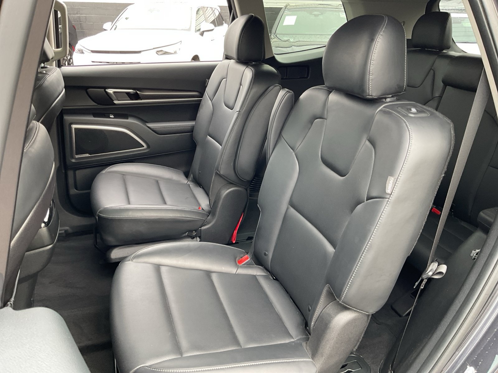 Used 2025 Kia Telluride S FWD image 19