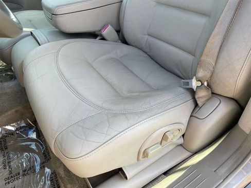 Used 2003 Cadillac De Ville w/ Comfort & Convenience Package FWD image 75