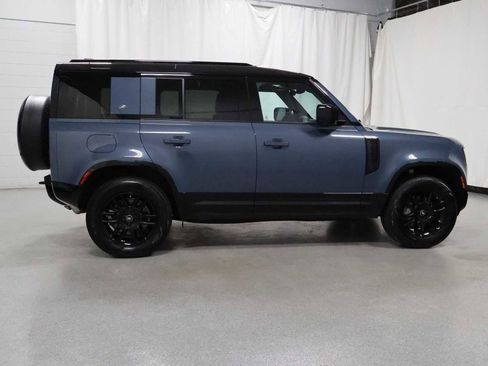 Used 2024 Land Rover Defender 110 X-Dynamic SE AWD/4WD image 10