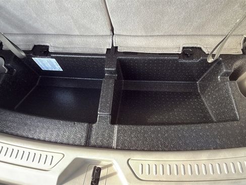 Used 2021 GMC Acadia Denali w/ Denali Technology Package image 25