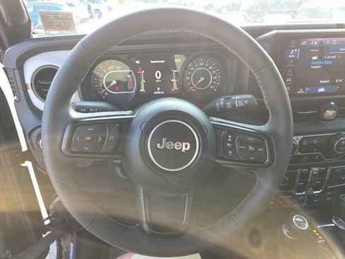 Used 2024 Jeep Wrangler Unlimited Sport AWD/4WD image 4