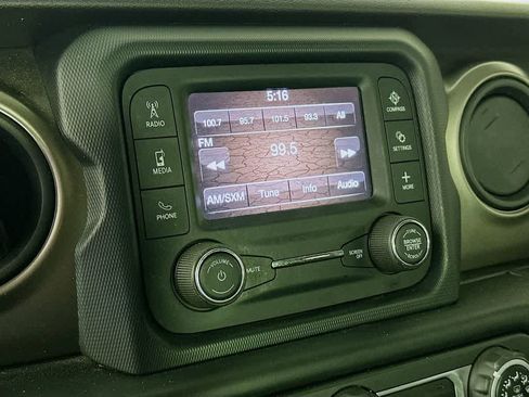 Used 2018 Jeep Wrangler Unlimited Sport image 17