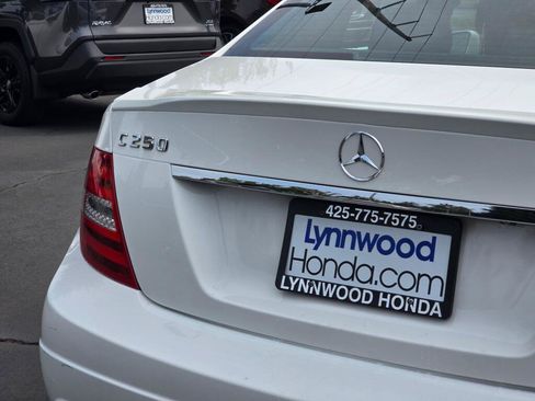 Used 2013 Mercedes-Benz C 250 Sedan image 12